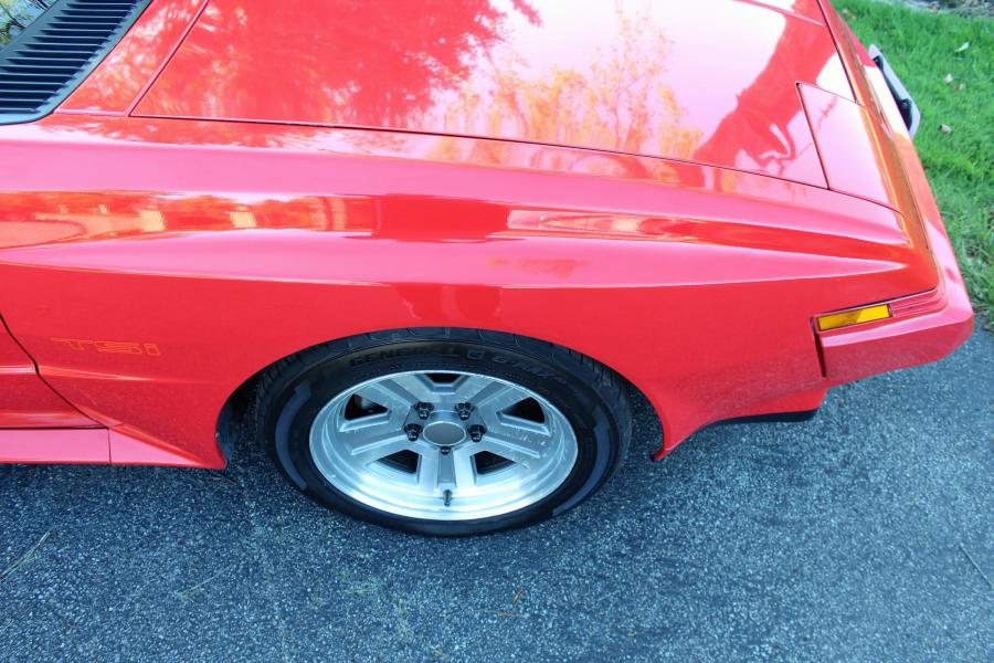 Детали экстерьера Chrysler Conquest TSi 1987 года  (фото 44 из 137)